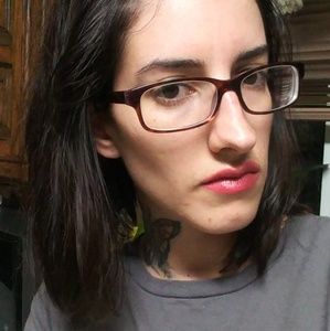 Meet your Posher, Roxann